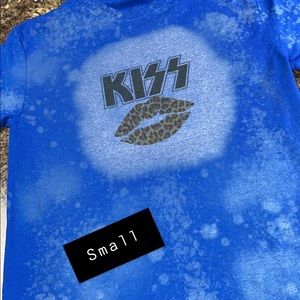 Kiss shirt